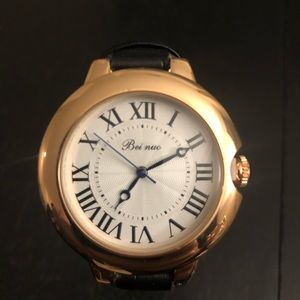 Bei Nuo Women Watch Stainless Quartz Vintage Brand New